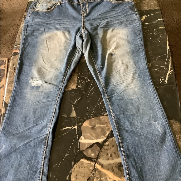 2 pair Almost Famous Y2K embellished Jane Seymour plus size 18 jeans - Picture 3 of 10